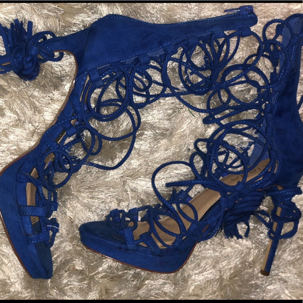 “Blue laces” tie up heel